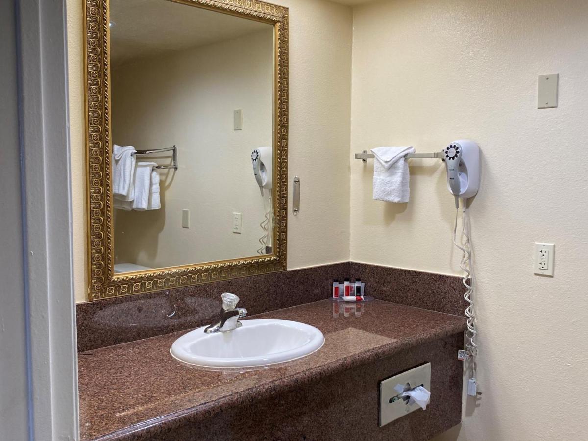 Travelodge By Wyndham Chatsworth Los Angeles Dış mekan fotoğraf