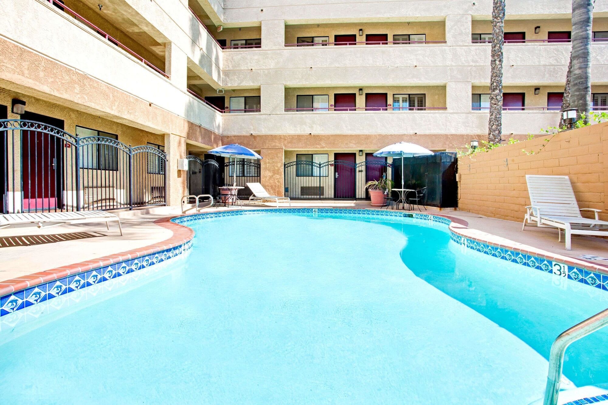 Travelodge By Wyndham Chatsworth Los Angeles Dış mekan fotoğraf